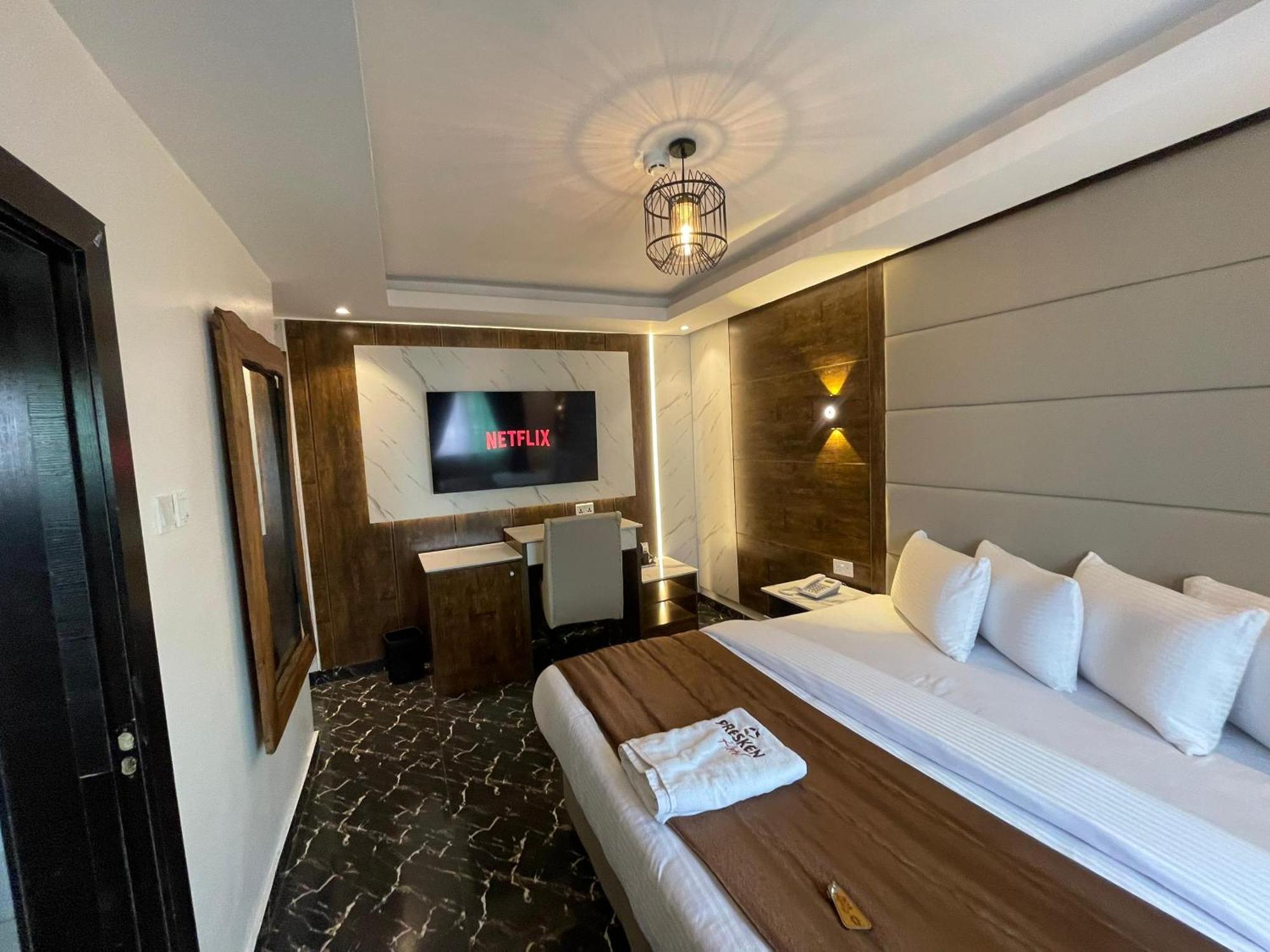 Hotel Presken K-One Ikeja Zewnętrze zdjęcie